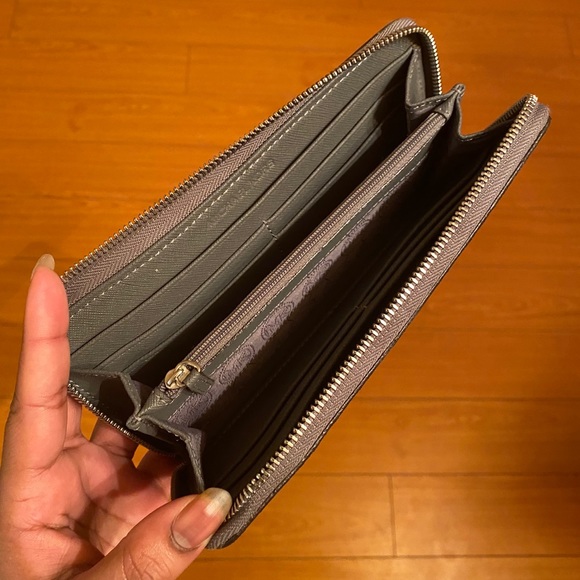 Michael Kors Wallet - Picture 2 of 2